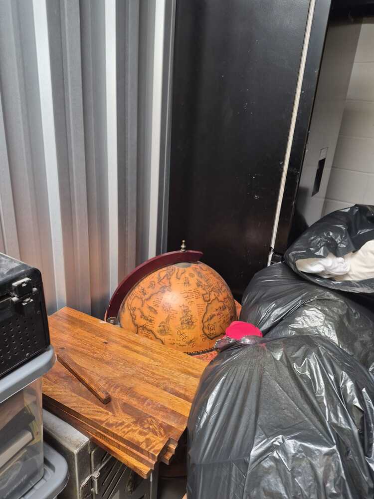 StorageMart Worthing Self storage unit auction IB-9171 13