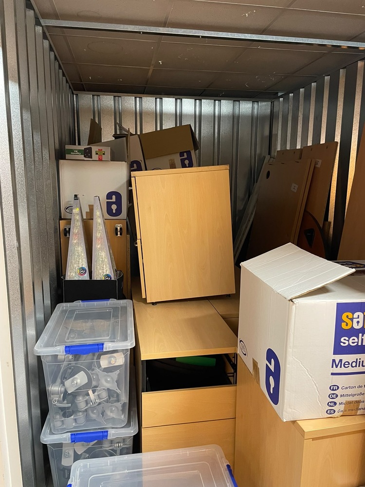 Redhill Self storage unit auction IB-6465