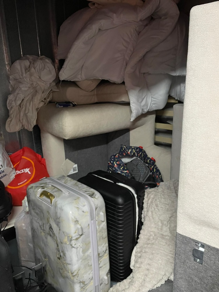 Orpington Self storage unit auction IB-9372