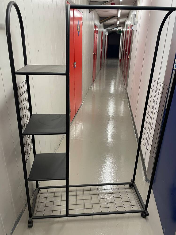Orpington Self storage auction IB-4020