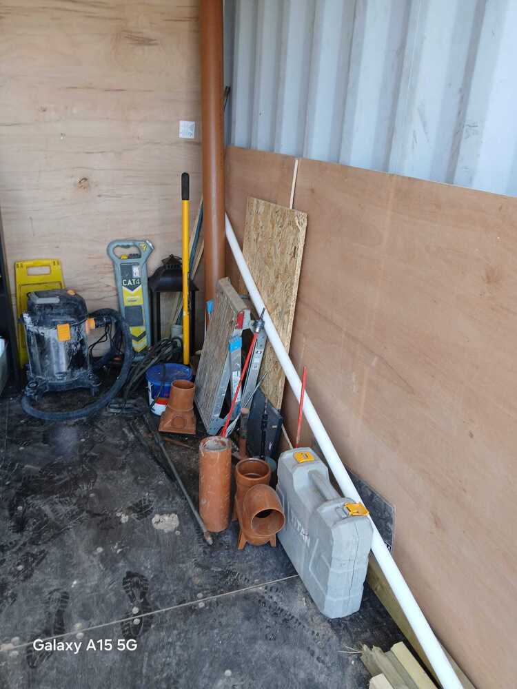 Now Storage Newent storage facility unit auction IB-9246