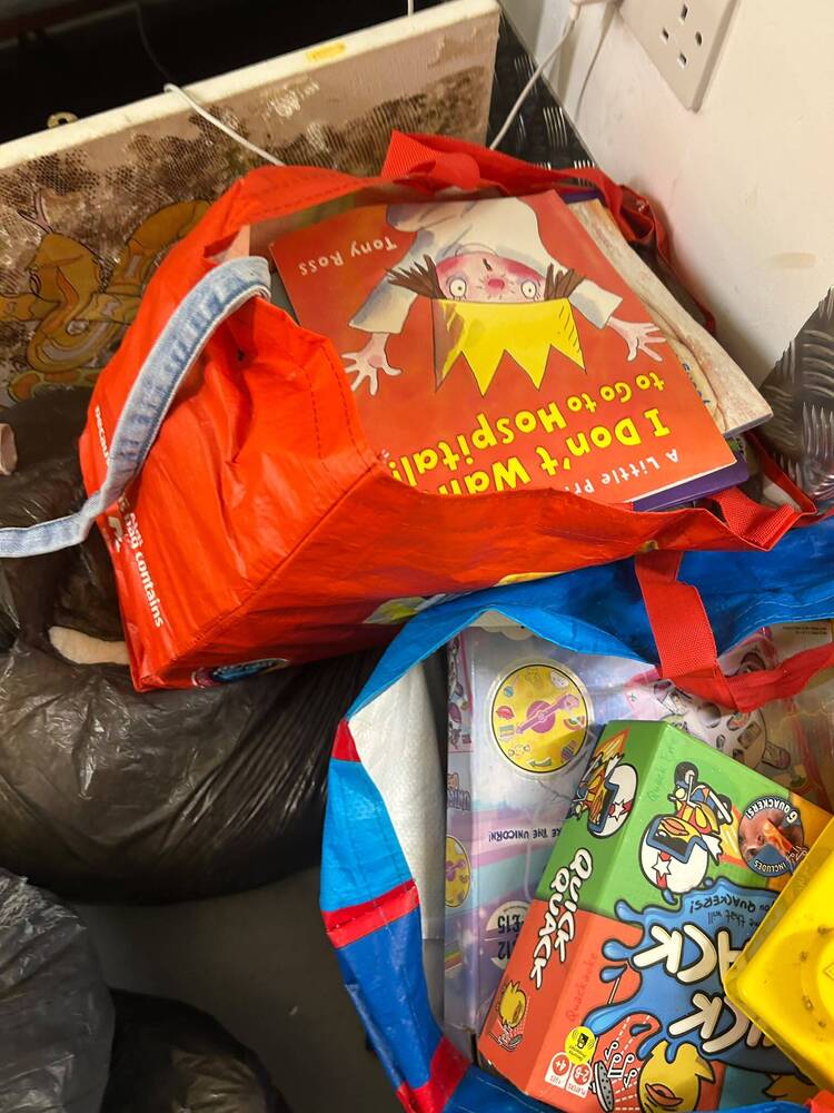 Now Storage Newent Self storage auction IB-4869 14