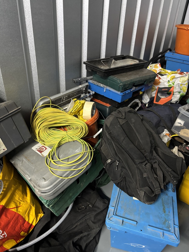 Wembley Self storage unit auction IB-6545 43
