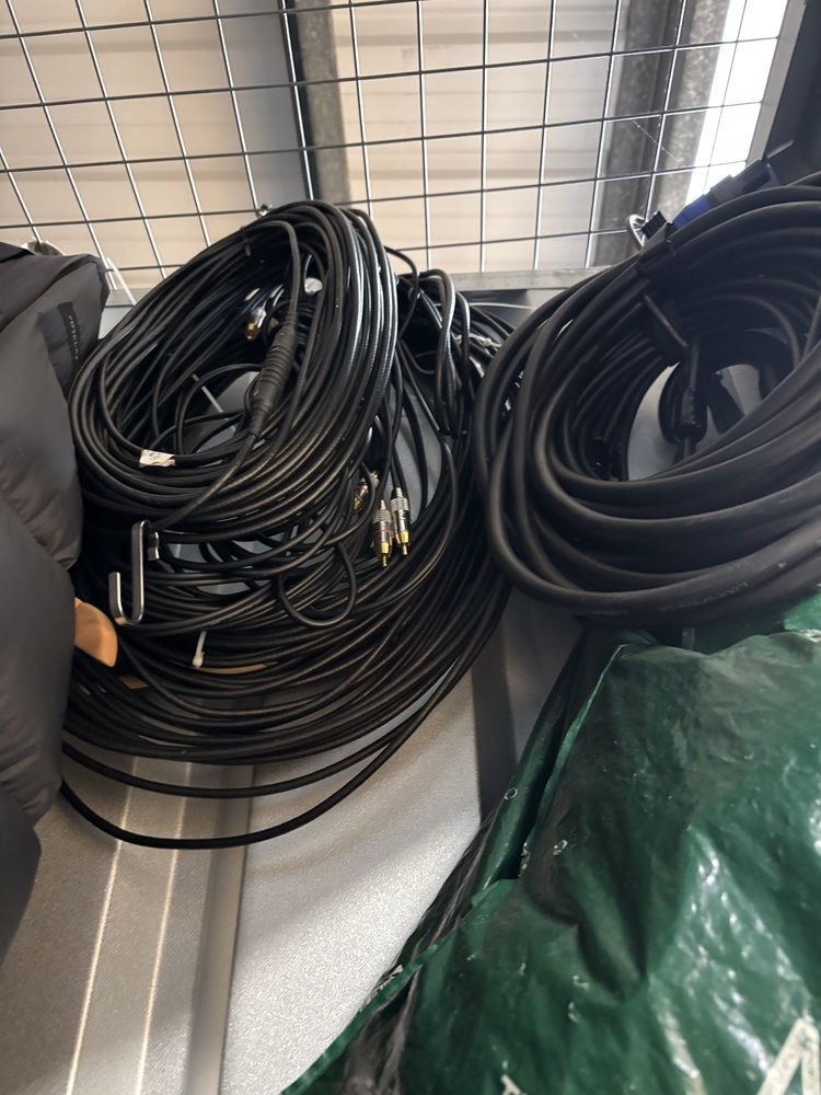 Staples Corner Storage Unit auction IB-9933 12