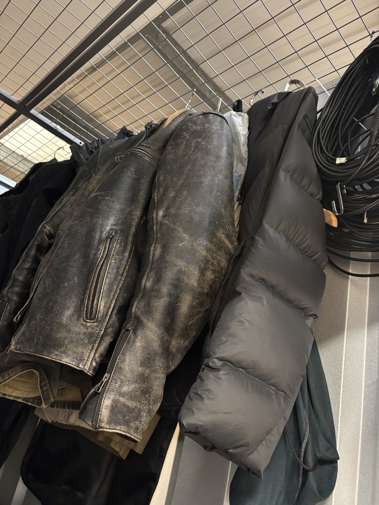 Staples Corner Self storage unit auction IB-9933 23