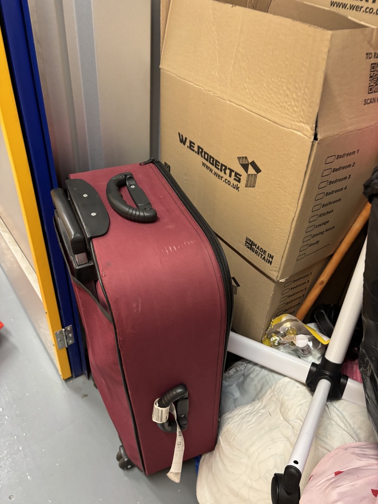 Staples Corner Self storage unit auction IB-9173