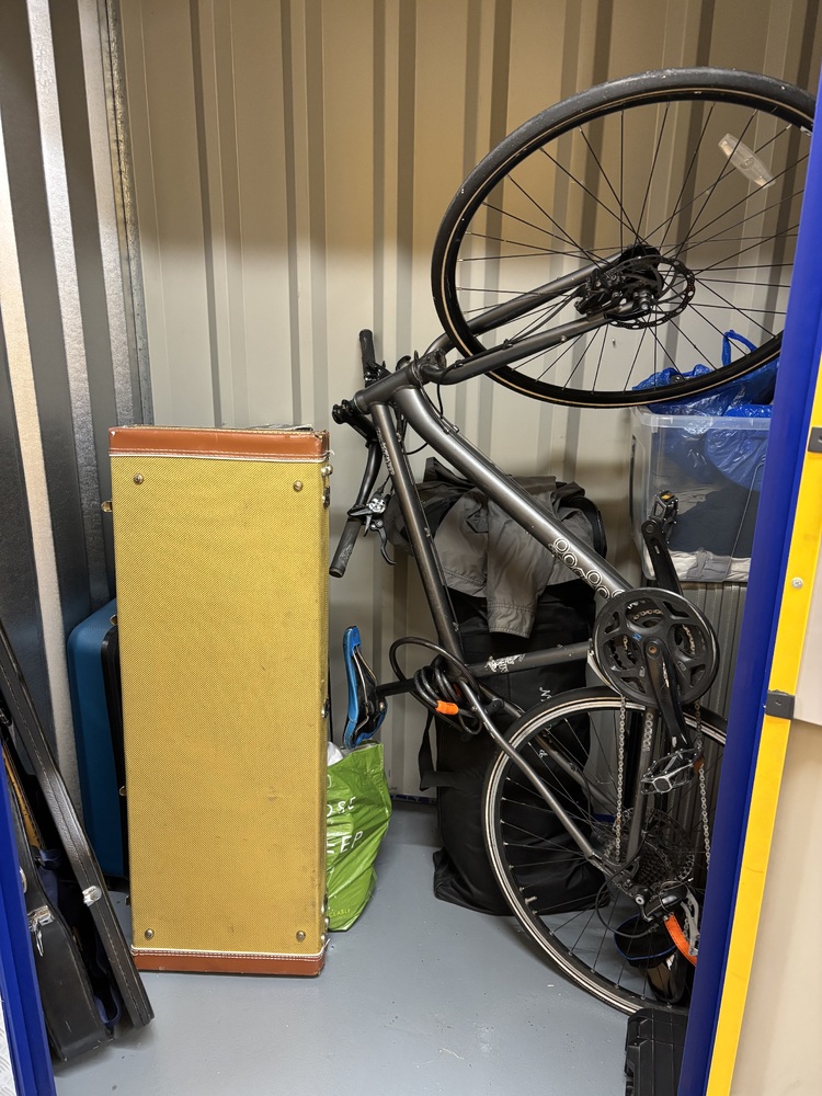 Staples Corner Self storage unit auction IB-7291