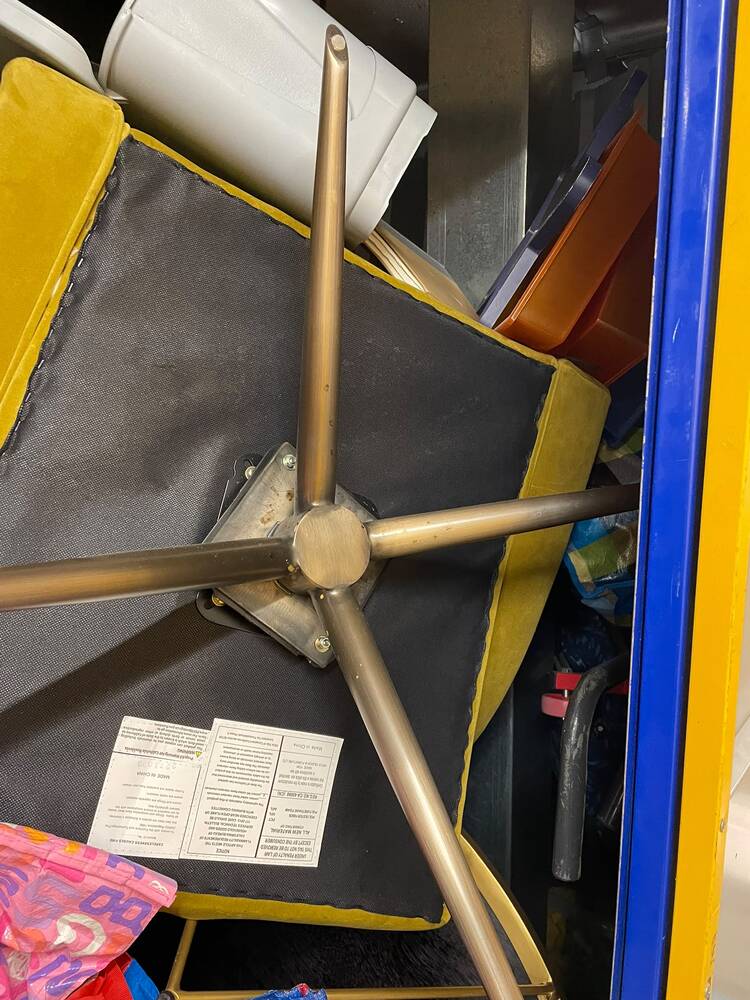 Hayes Storage auction IB-8964