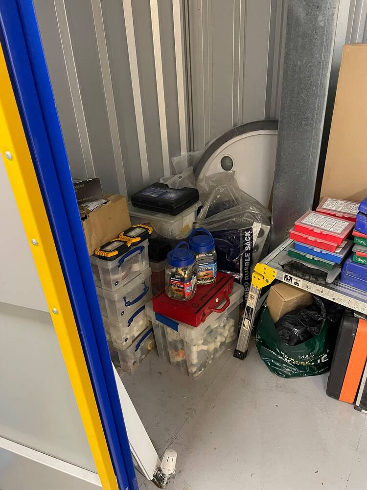 Hayes Self storage facility auction IB-7770