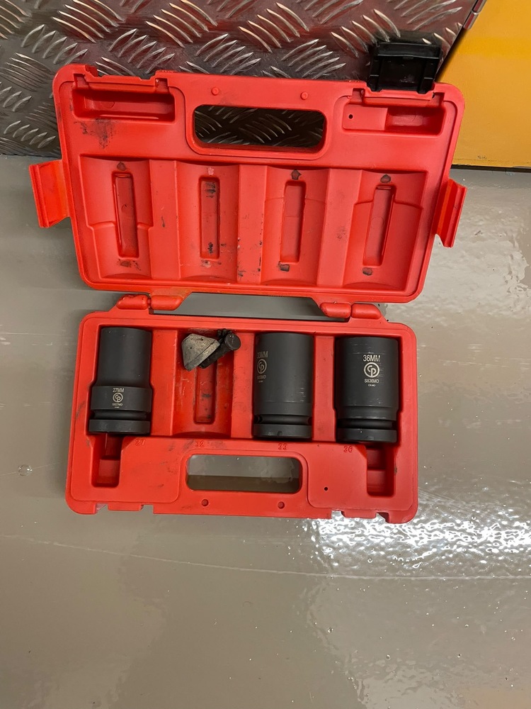 Hayes storage facility unit auction IB-5234
