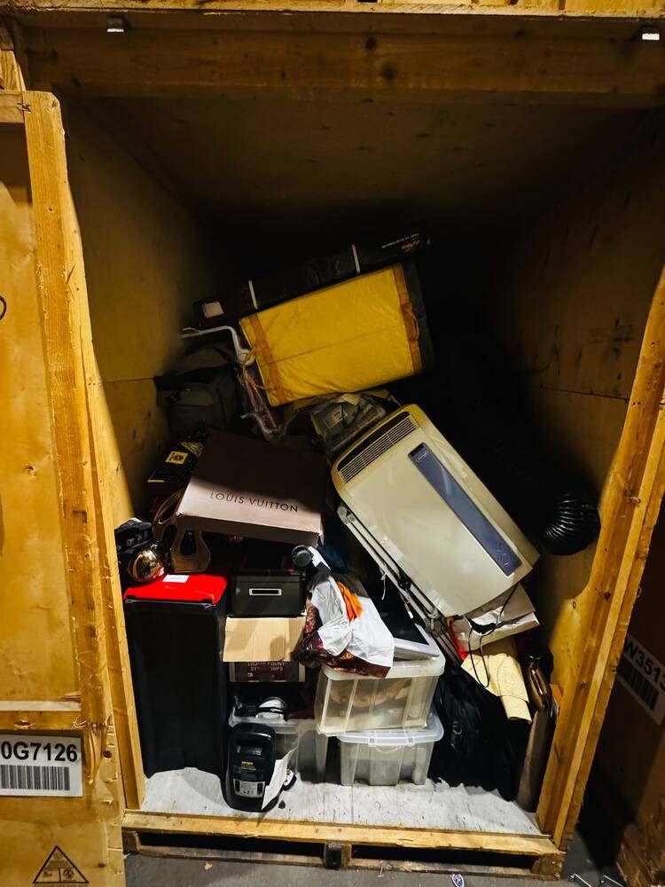 LUTON Storage auction IB-4942