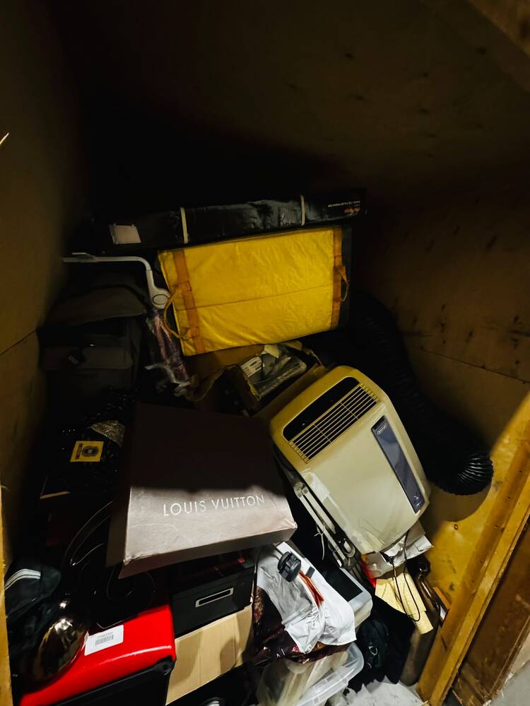 LUTON Storage Facility auction IB-4942