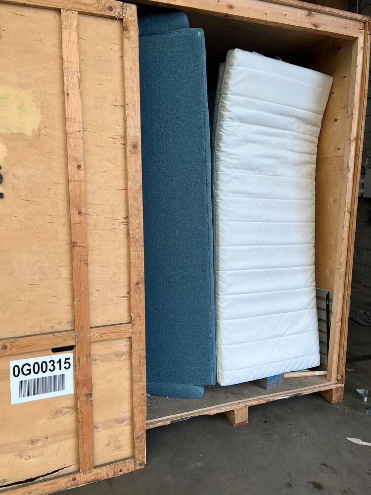 Kellys Storage Guildford Storage auction IB-1989