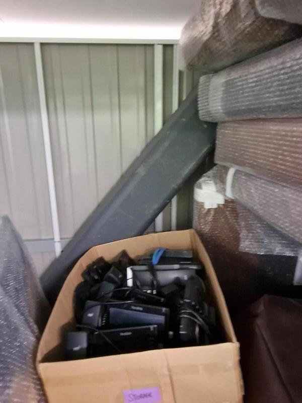 iBidOnStorage.co.uk StorageMart Auction 16667754569433