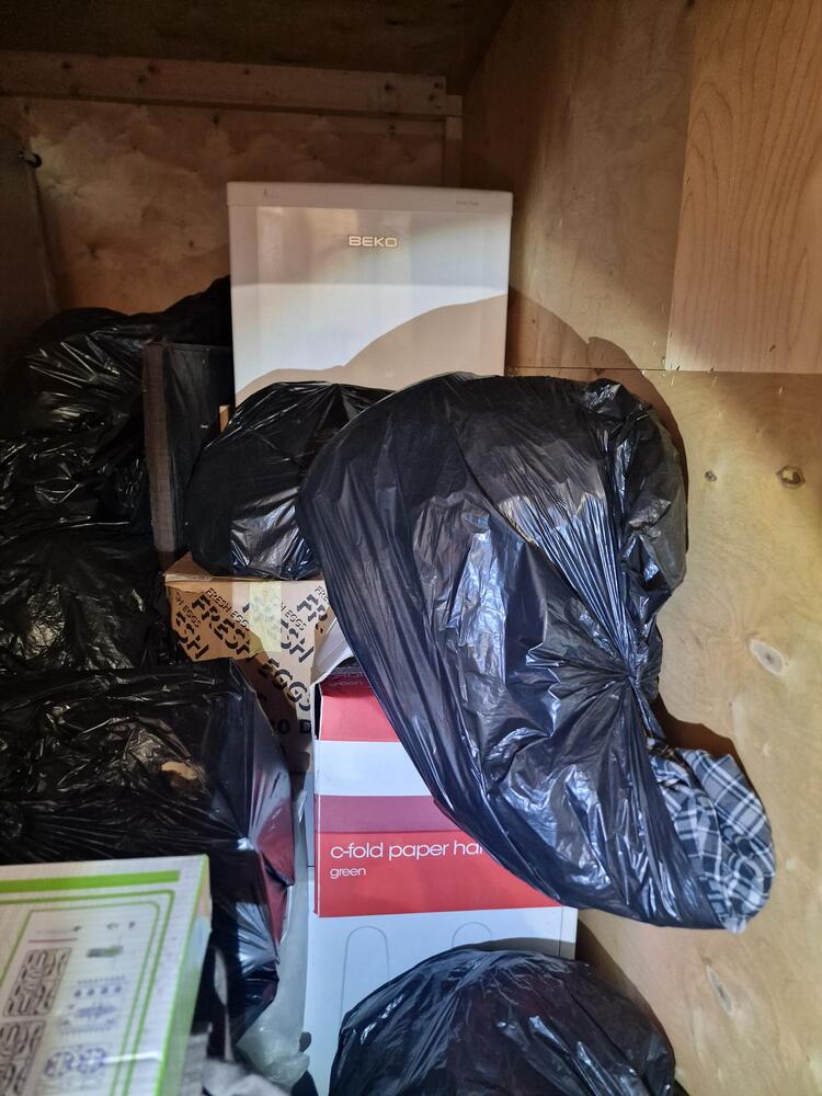 Newhaven Storage Unit auction IB-8888