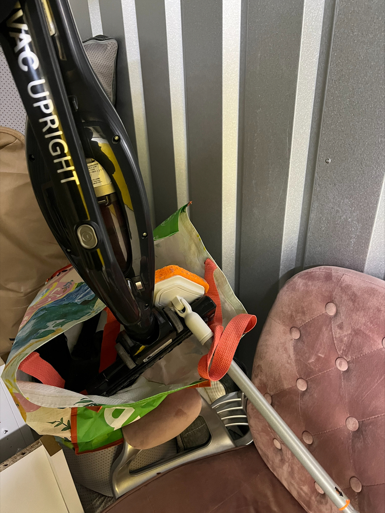 iBidOnStorage.co.uk Kangaroo Self Storage Ltd. Auction 16680843096502