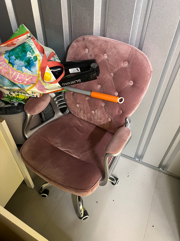 iBidOnStorage.co.uk Kangaroo Self Storage Ltd. Auction 16680843096502