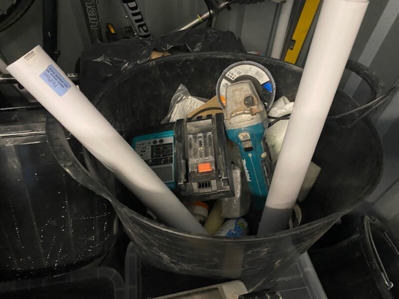 iBidOnStorage.co.uk Storage King Auction 16687834512569