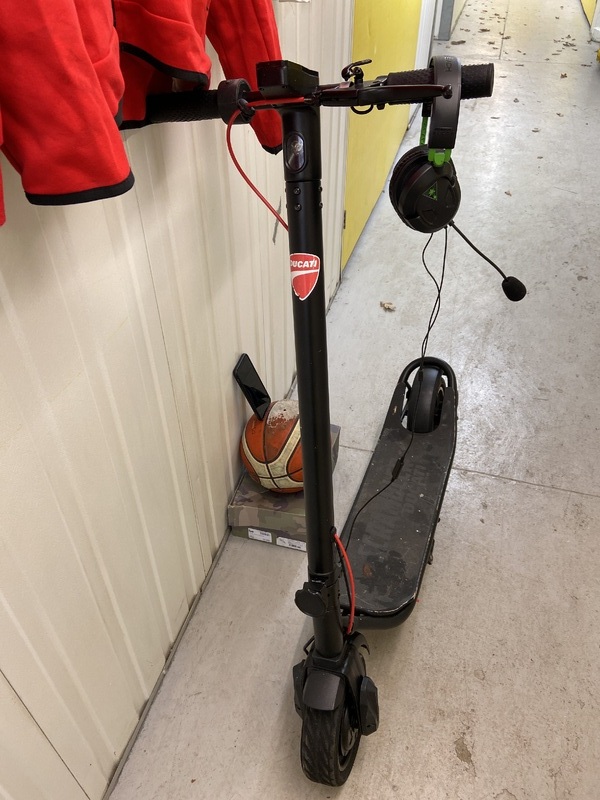 iBidOnStorage.co.uk Access Self Storage Auction 16697216405273