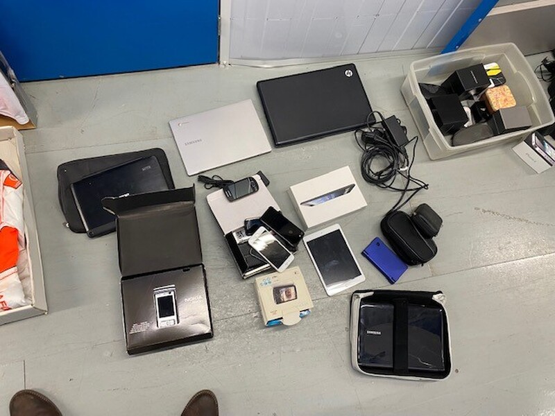 iBidOnStorage.co.uk Storage King Auction 16702354481163