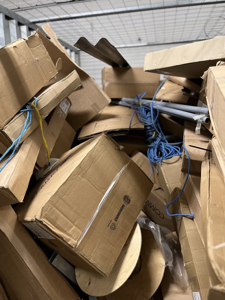 iBidOnStorage.co.uk Storage King Auction 16727525966688