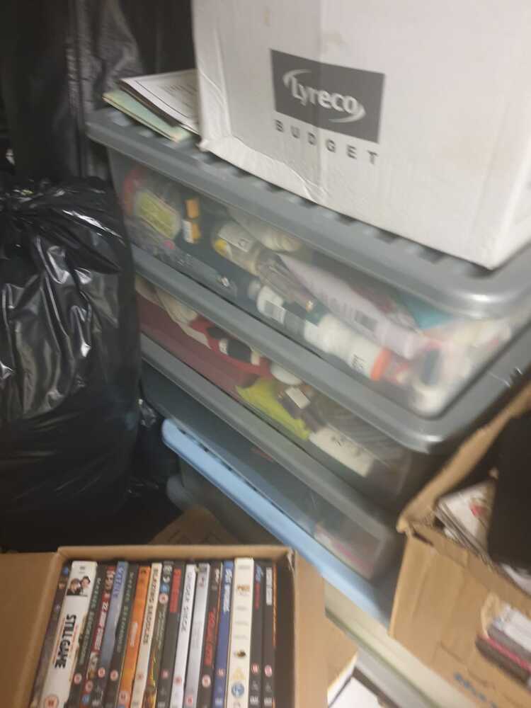 iBidOnStorage.co.uk Kangaroo Self Storage Ltd. Auction 16729326083733