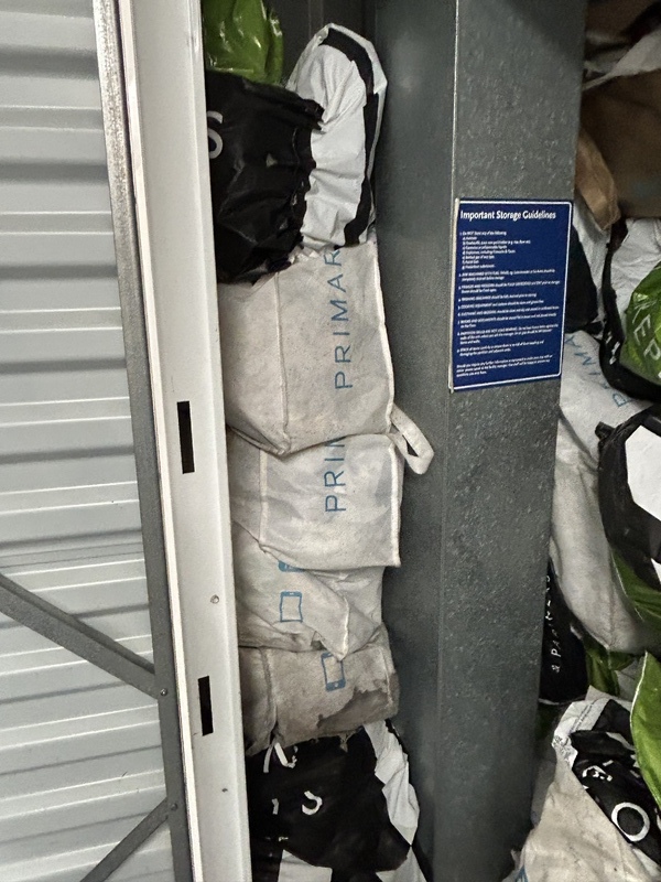 iBidOnStorage.co.uk Access Self Storage Auction 16734504321544