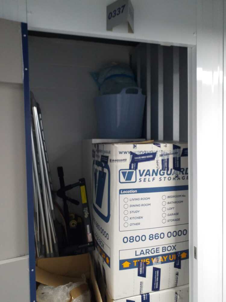iBidOnStorage.co.uk Vanguard Storage Services Auction 16758609694364