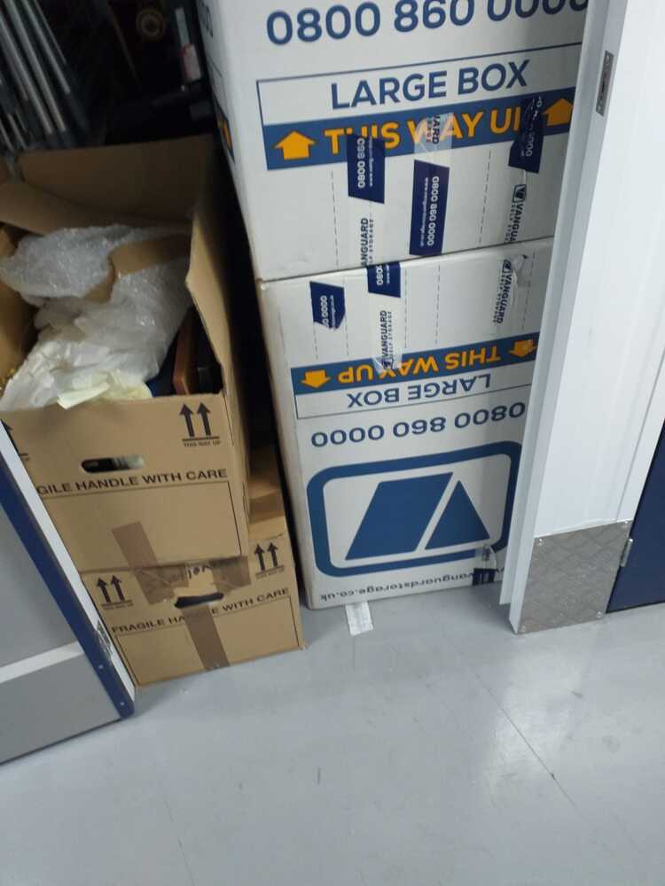 iBidOnStorage.co.uk Vanguard Storage Services Auction 16758609694364