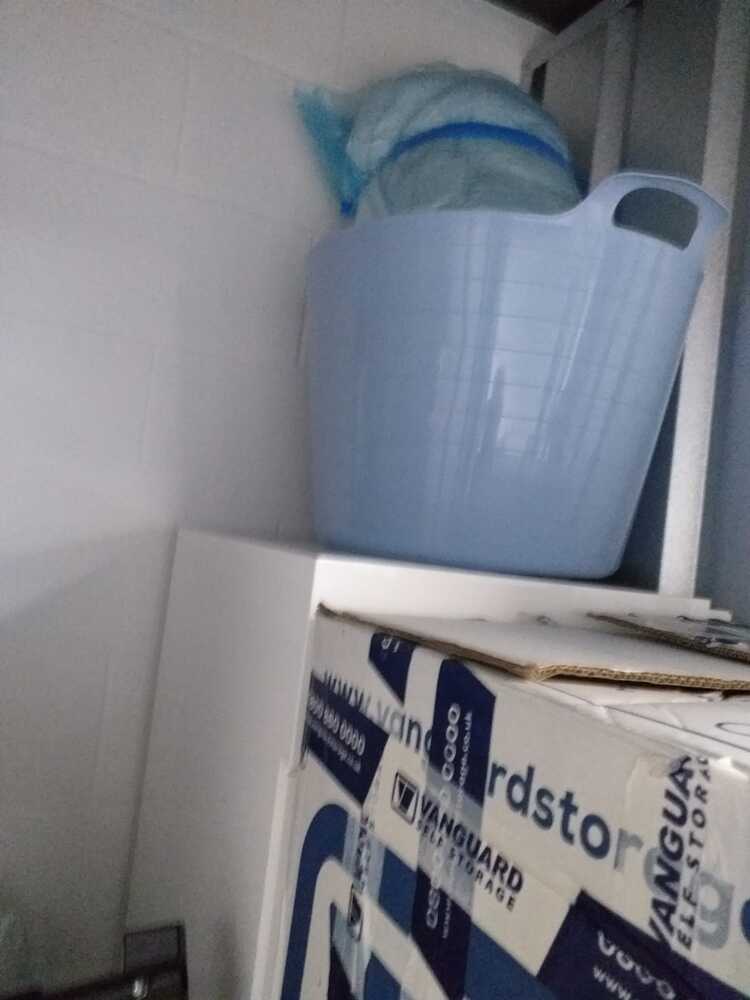 iBidOnStorage.co.uk Vanguard Storage Services Auction 16758609694364