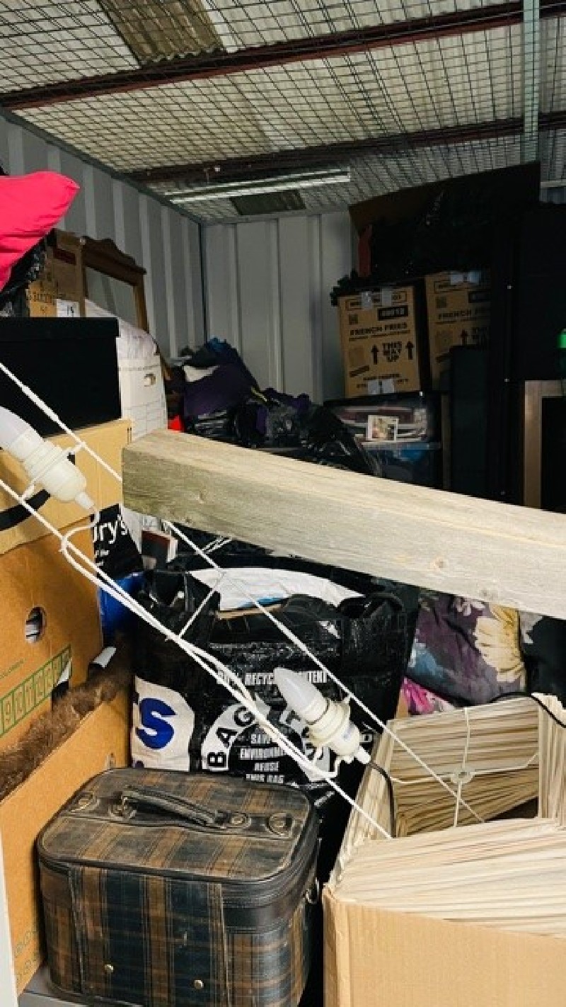 iBidOnStorage.co.uk StorageMart Auction 16207340367995