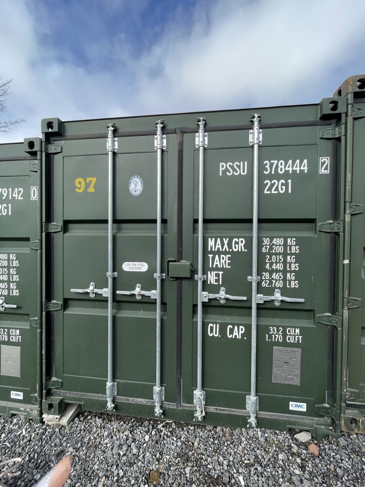 iBidOnStorage.co.uk Elland Road Storage Auction 16787136462262