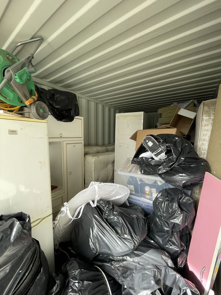 iBidOnStorage.co.uk Elland Road Storage Auction 16787136462262