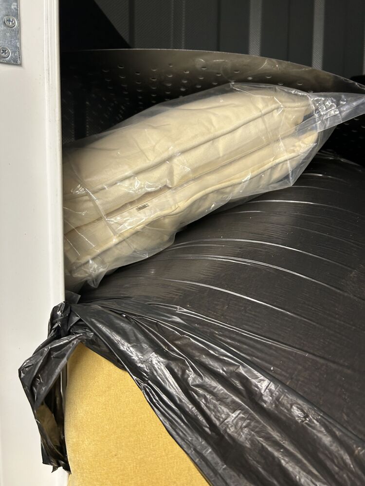 iBidOnStorage.co.uk Access Self Storage Auction 16789781356085