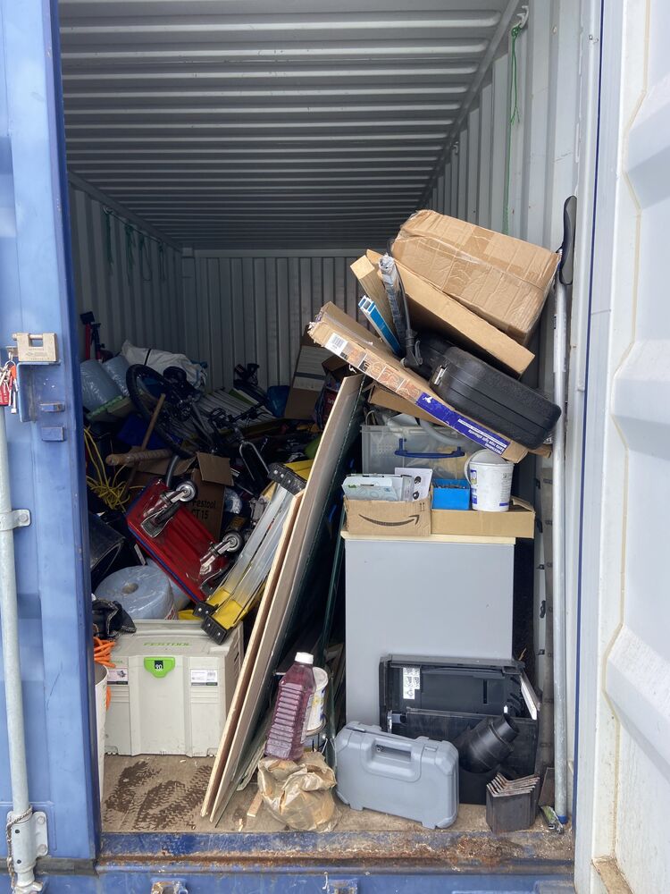 iBidOnStorage.co.uk Storebox Self Storage Auction 16800198248731