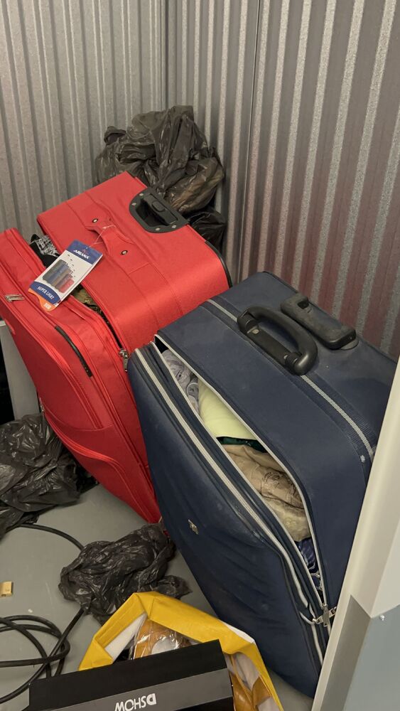 iBidOnStorage.co.uk Access Self Storage Auction 16807829739981