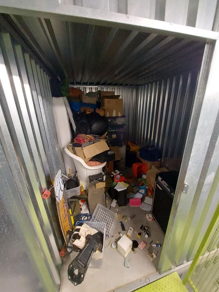 iBidOnStorage.co.uk StorageMart Auction 16811200959312