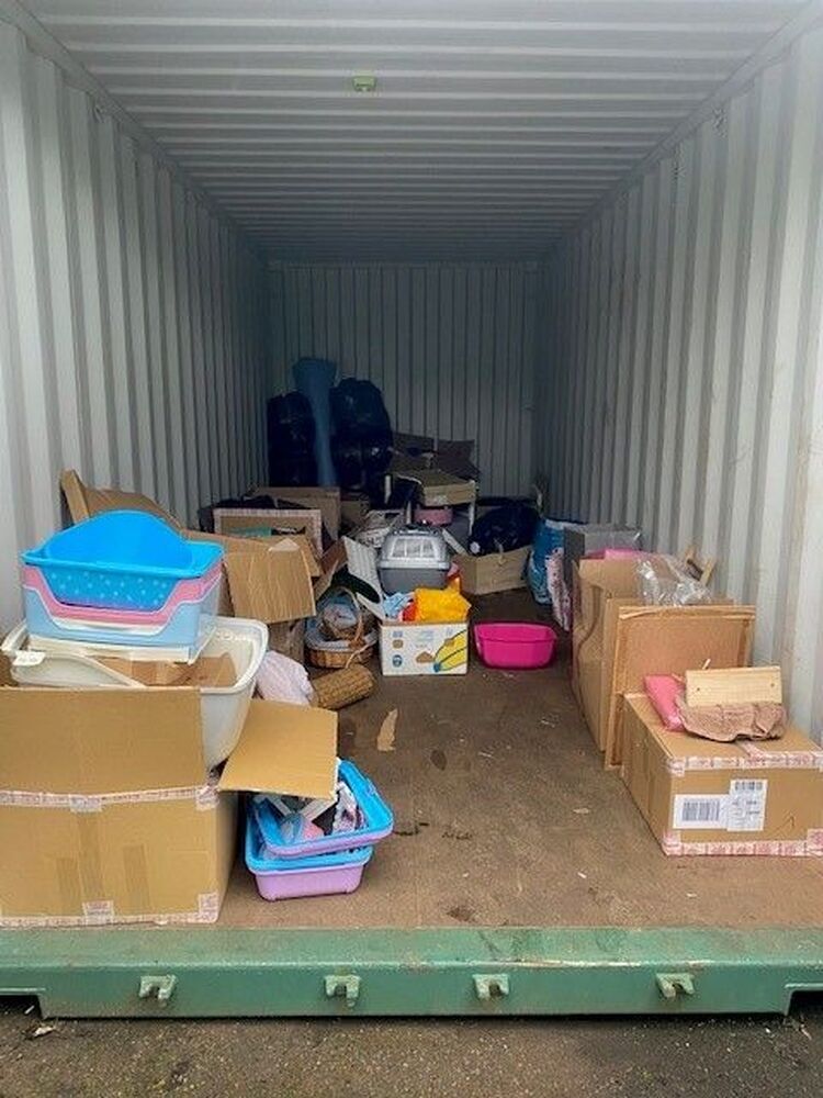 iBidOnStorage.co.uk LocBox Self Storage Auction 16814013751567