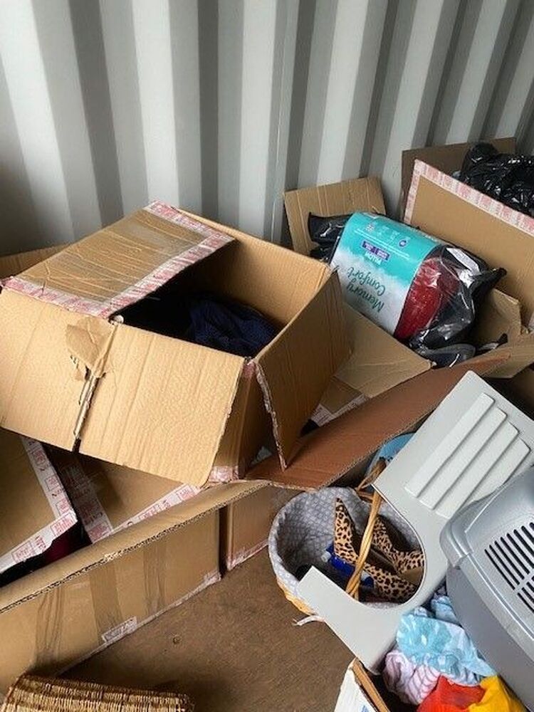 iBidOnStorage.co.uk LocBox Self Storage Auction 16814013751567