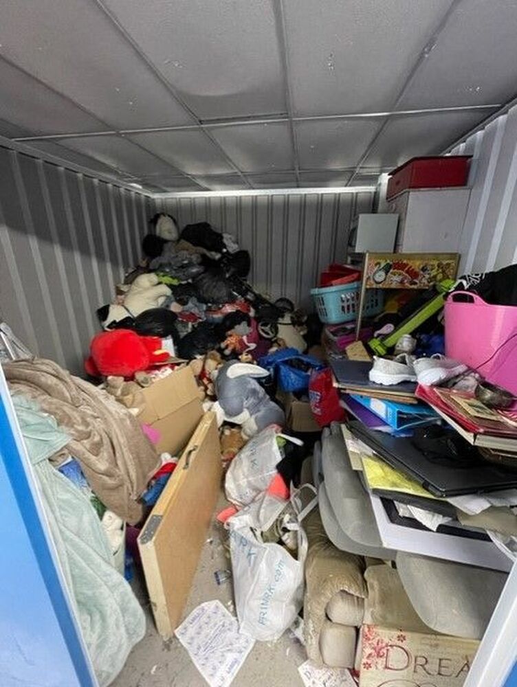 iBidOnStorage.co.uk StorageMart Auction 16820710536062