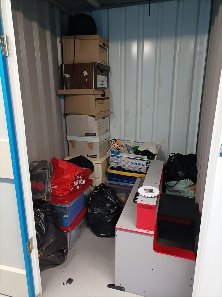 iBidOnStorage.co.uk StorageMart Auction 16823426859987
