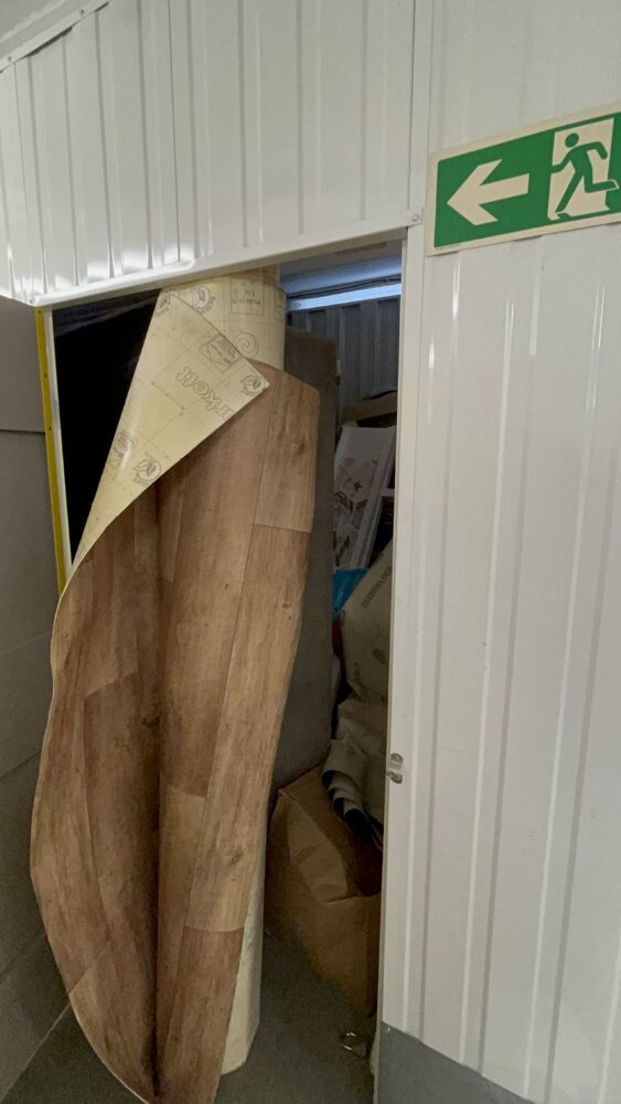 iBidOnStorage.co.uk Access Self Storage Auction 16823484146113