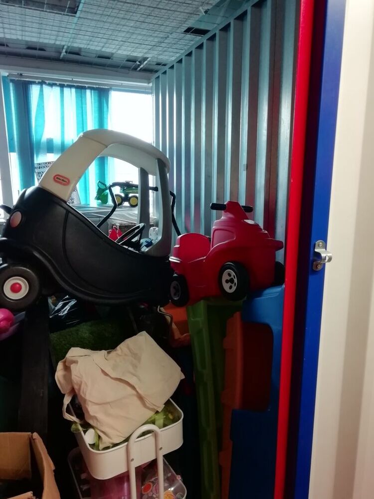 iBidOnStorage.co.uk Storage King Auction 16830346817441