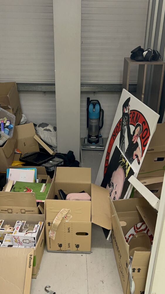 iBidOnStorage.co.uk Access Self Storage Auction 16850162205312