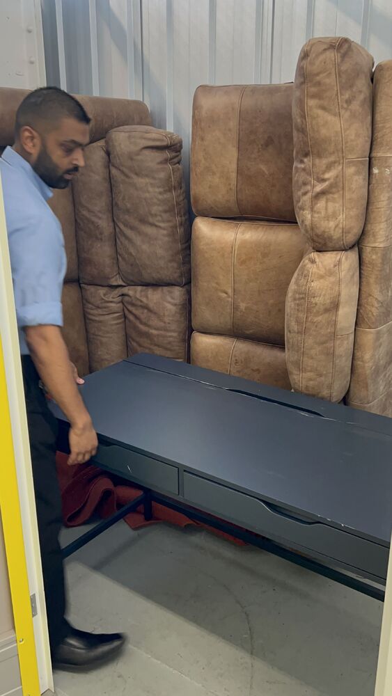 iBidOnStorage.co.uk Access Self Storage Auction 16850227108827