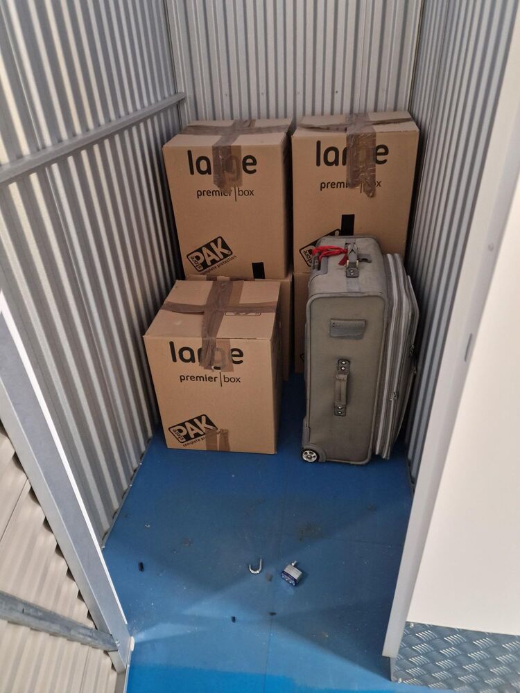 iBidOnStorage.co.uk Storageage Auction 16868378181129