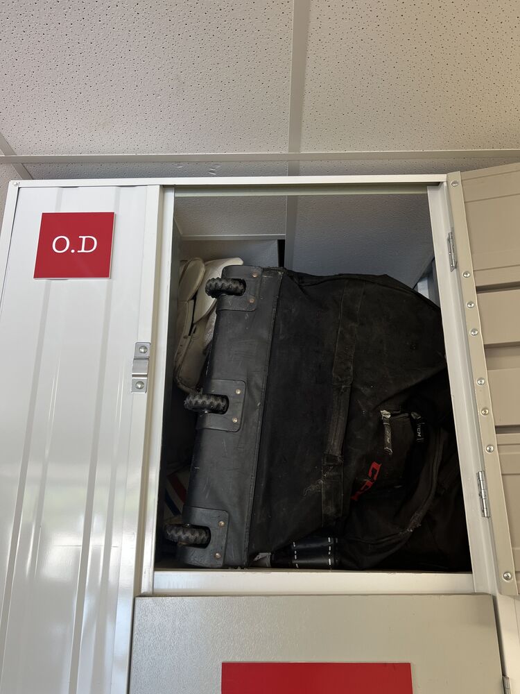 iBidOnStorage.co.uk Storage King Auction 16869111802525