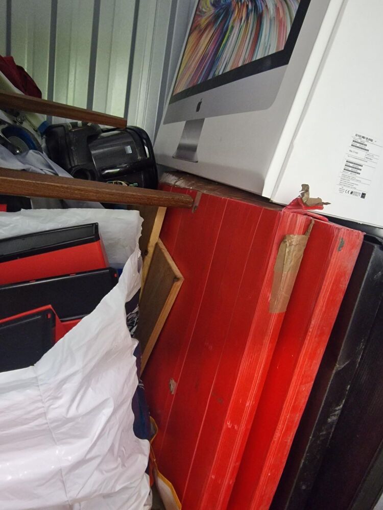 iBidOnStorage.co.uk StorageMart Auction 16872588432293