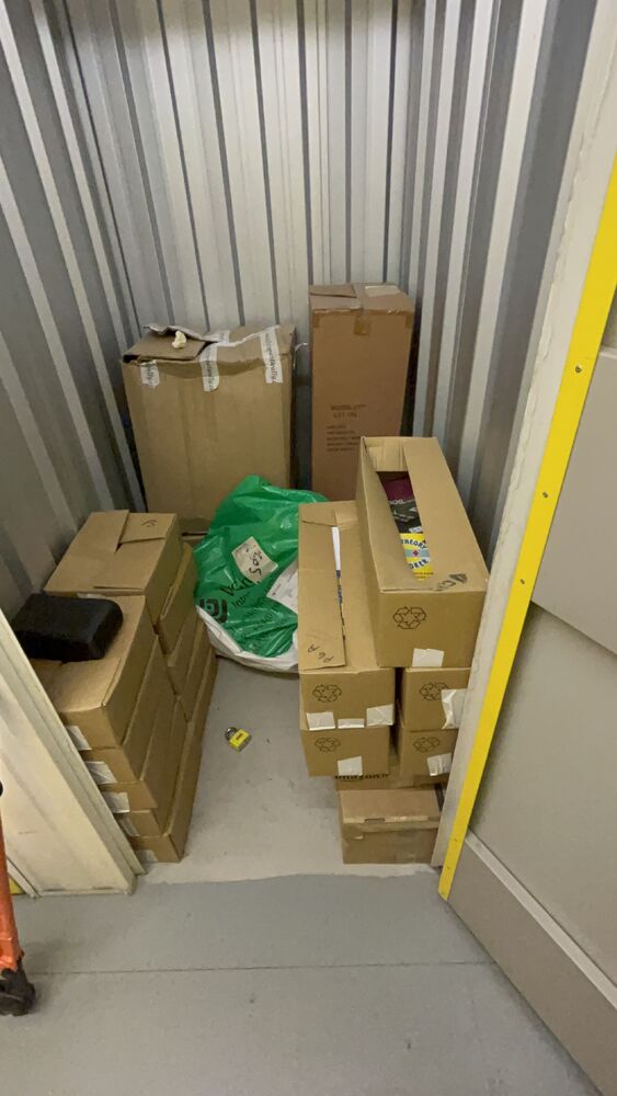 iBidOnStorage.co.uk Access Self Storage Auction 16878804389138