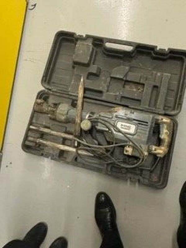 iBidOnStorage.co.uk Storage King Auction 16891804147530